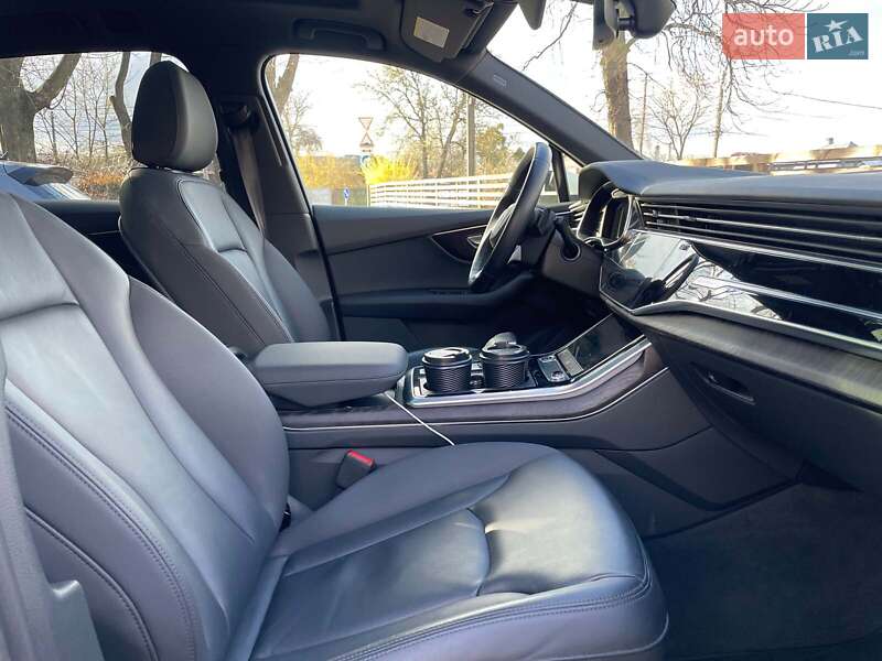 Внедорожник / Кроссовер Audi Q7 2020 в Киеве