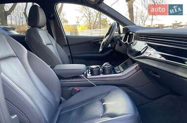 Внедорожник / Кроссовер Audi Q7 2020 в 