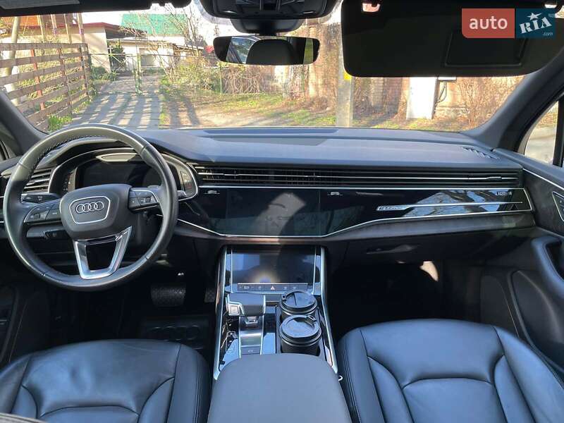 Внедорожник / Кроссовер Audi Q7 2020 в Киеве