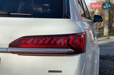 Внедорожник / Кроссовер Audi Q7 2020 в 