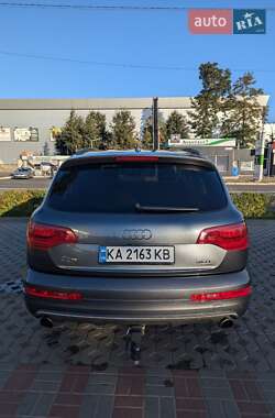 Внедорожник / Кроссовер Audi Q7 2015 в 