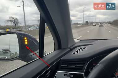 Позашляховик / Кросовер Audi Q7 2022 в 
