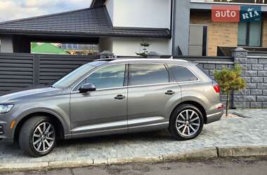 Внедорожник / Кроссовер Audi Q7 2017 в 
