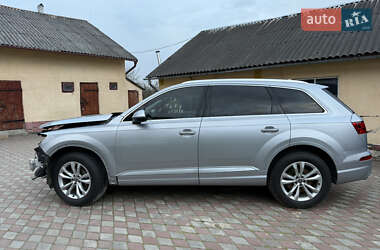 Внедорожник / Кроссовер Audi Q7 2017 в 