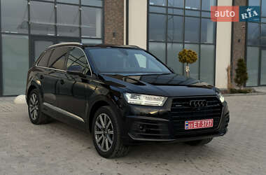 Внедорожник / Кроссовер Audi Q7 2017 в 
