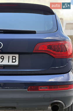 Внедорожник / Кроссовер Audi Q7 2012 в 