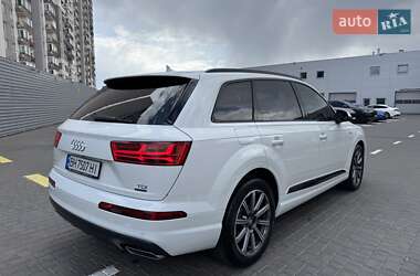 Внедорожник / Кроссовер Audi Q7 2017 в 