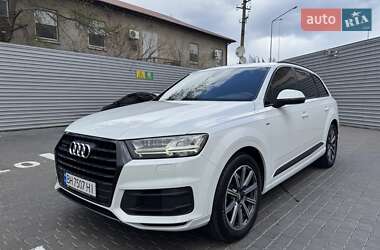 Внедорожник / Кроссовер Audi Q7 2017 в 
