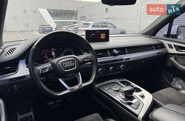 Внедорожник / Кроссовер Audi Q7 2017 в 