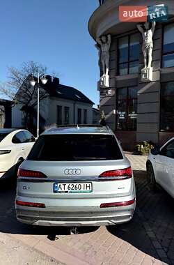 Внедорожник / Кроссовер Audi Q7 2022 в 