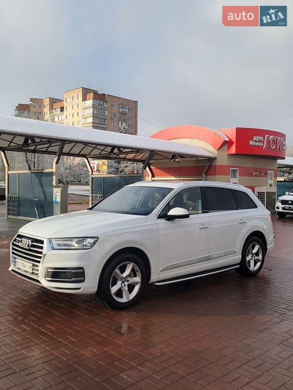 Внедорожник / Кроссовер Audi Q7 2017 в Ровно