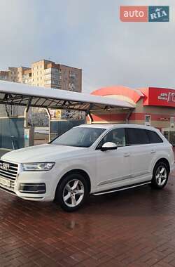 Внедорожник / Кроссовер Audi Q7 2017 в 