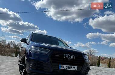 Позашляховик / Кросовер Audi Q7 2018 в 