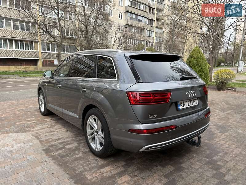 Внедорожник / Кроссовер Audi Q7 2017 в Киеве