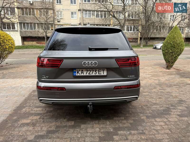 Внедорожник / Кроссовер Audi Q7 2017 в Киеве