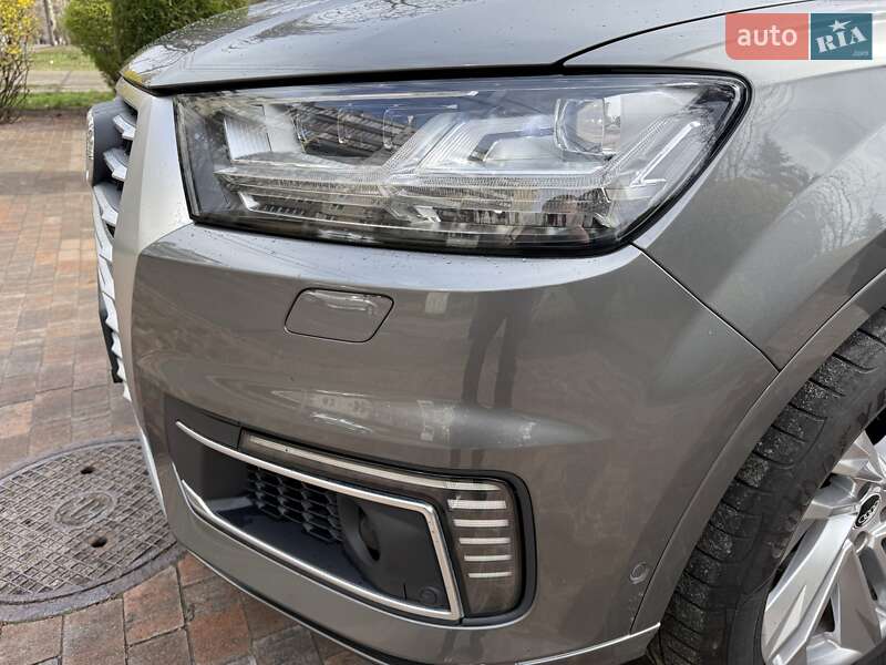 Внедорожник / Кроссовер Audi Q7 2017 в Киеве