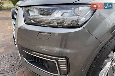Внедорожник / Кроссовер Audi Q7 2017 в 