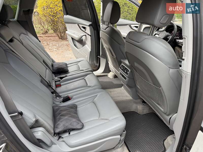 Внедорожник / Кроссовер Audi Q7 2017 в Киеве