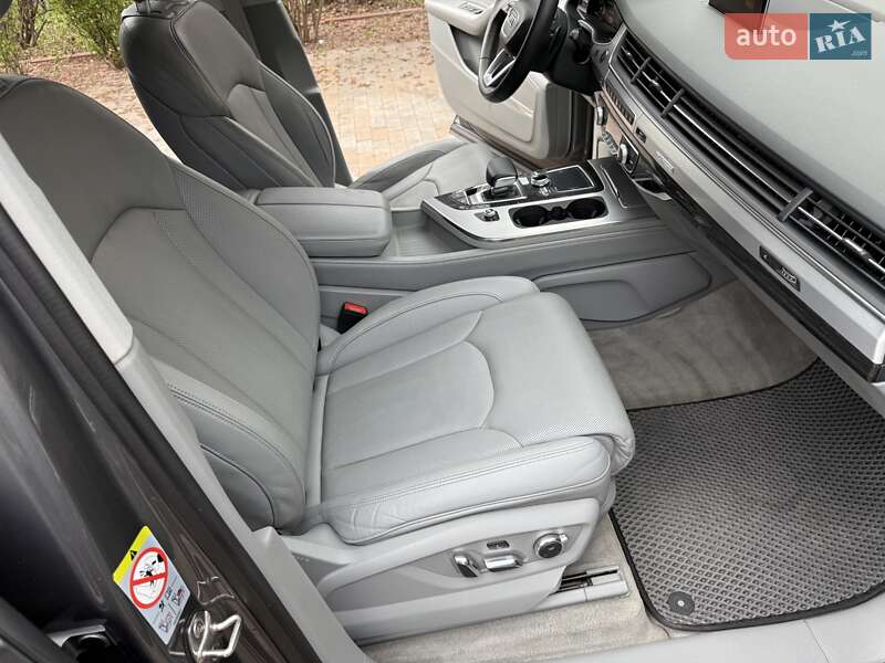 Внедорожник / Кроссовер Audi Q7 2017 в Киеве