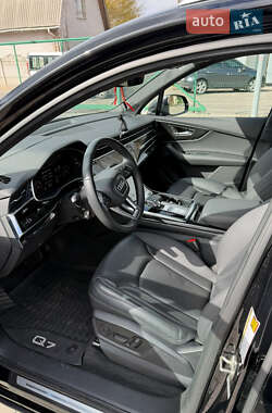 Внедорожник / Кроссовер Audi Q7 2020 в 