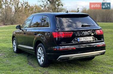 Позашляховик / Кросовер Audi Q7 2017 в 