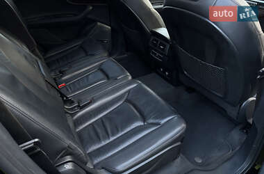 Позашляховик / Кросовер Audi Q7 2017 в 
