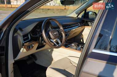 Позашляховик / Кросовер Audi Q7 2016 в 