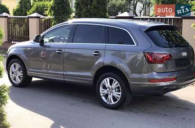 Внедорожник / Кроссовер Audi Q7 2010 в 