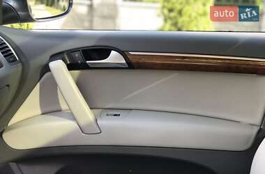 Внедорожник / Кроссовер Audi Q7 2010 в 
