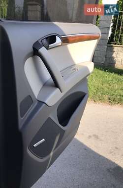 Внедорожник / Кроссовер Audi Q7 2010 в 