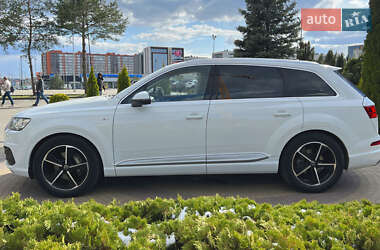 Внедорожник / Кроссовер Audi Q7 2017 в 