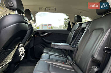 Внедорожник / Кроссовер Audi Q7 2017 в 