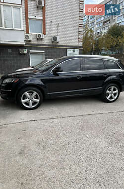 Внедорожник / Кроссовер Audi Q7 2013 в 
