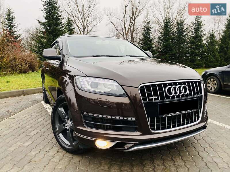 Внедорожник / Кроссовер Audi Q7 2012 в 