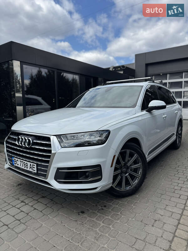 Внедорожник / Кроссовер Audi Q7 2016 в 