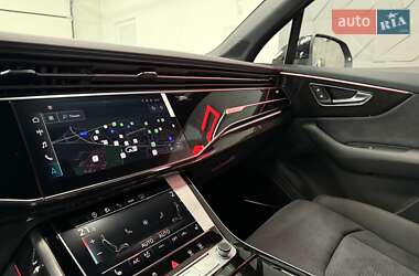 Позашляховик / Кросовер Audi Q7 2025 в 