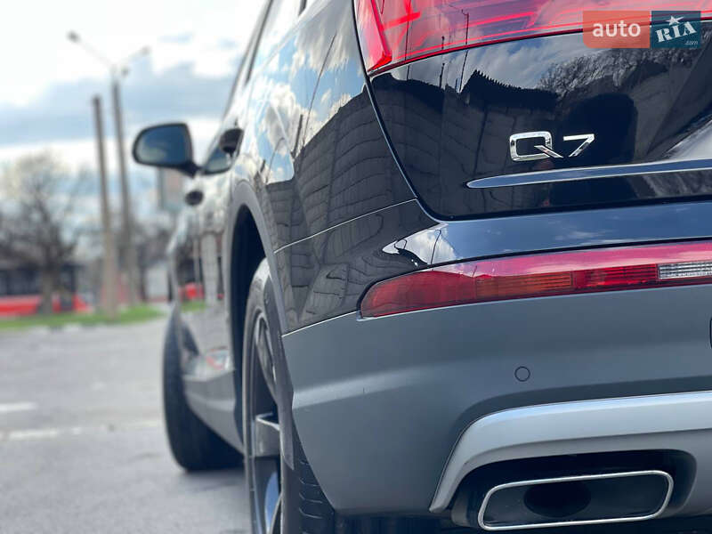 Внедорожник / Кроссовер Audi Q7 2018 в Харькове