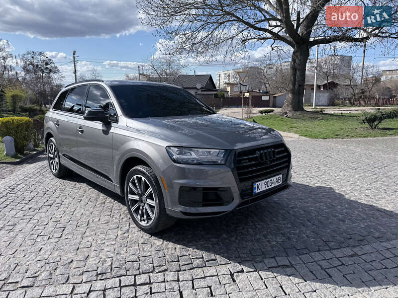 Позашляховик / Кросовер Audi Q7 2016 в Києві