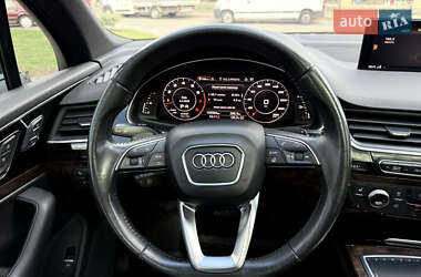 Внедорожник / Кроссовер Audi Q7 2016 в 