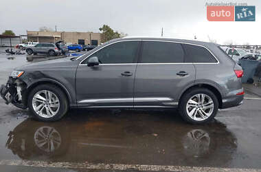Внедорожник / Кроссовер Audi Q7 2020 в 