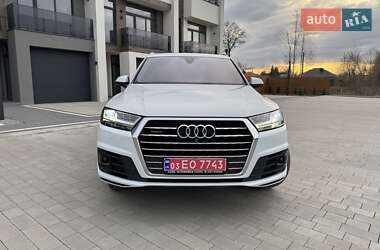 Внедорожник / Кроссовер Audi Q7 2016 в 