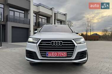 Внедорожник / Кроссовер Audi Q7 2016 в 