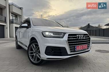Внедорожник / Кроссовер Audi Q7 2016 в 