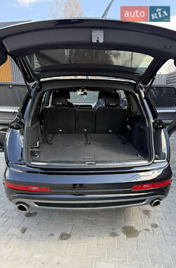 Внедорожник / Кроссовер Audi Q7 2012 в 