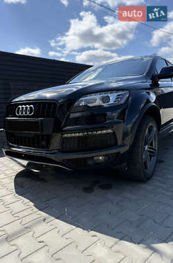 Внедорожник / Кроссовер Audi Q7 2012 в 