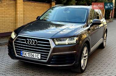 Внедорожник / Кроссовер Audi Q7 2016 в 