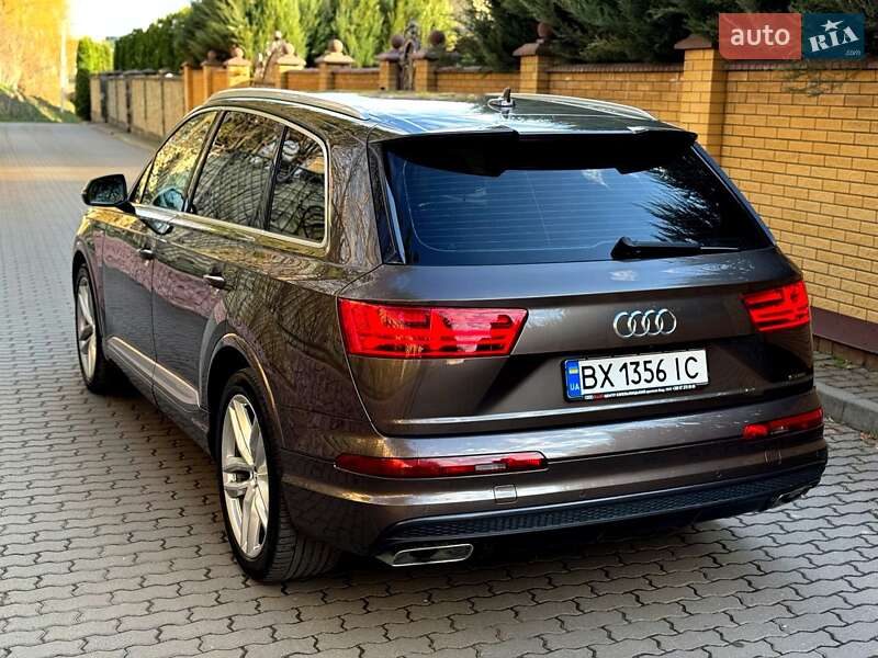 Внедорожник / Кроссовер Audi Q7 2016 в Хмельницком