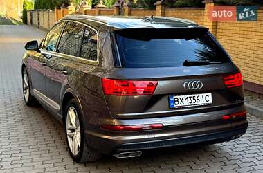 Внедорожник / Кроссовер Audi Q7 2016 в 