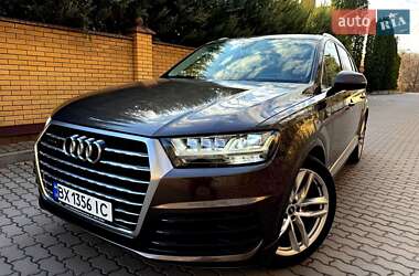 Внедорожник / Кроссовер Audi Q7 2016 в 
