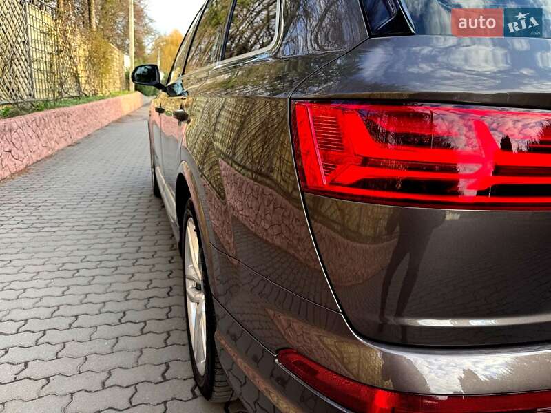 Внедорожник / Кроссовер Audi Q7 2016 в Хмельницком